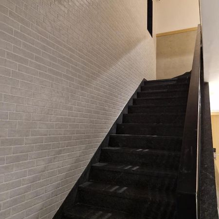 Avenue 10 Boutique Hotel Pune Bagian luar foto