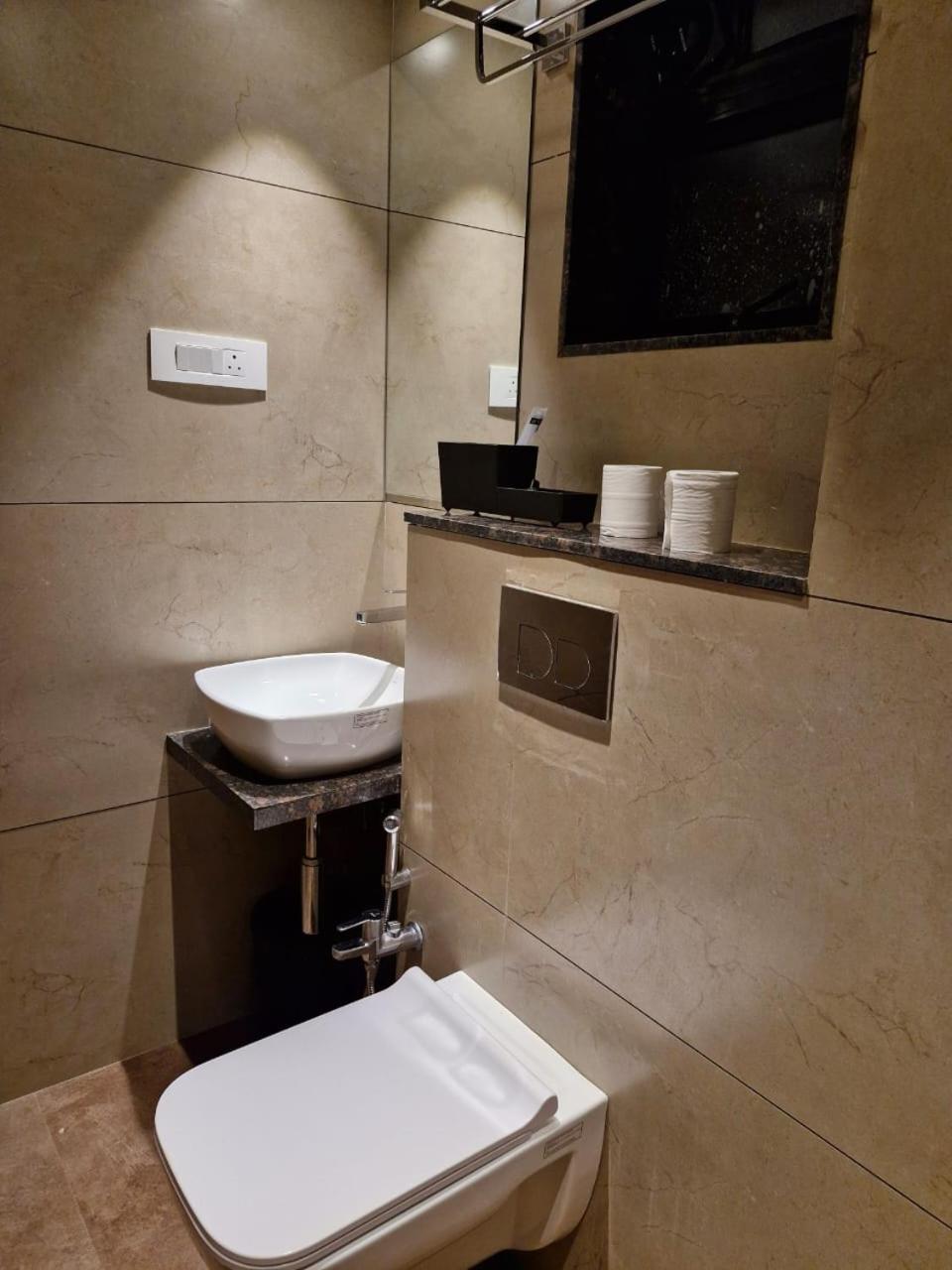 Avenue 10 Boutique Hotel Pune Bagian luar foto
