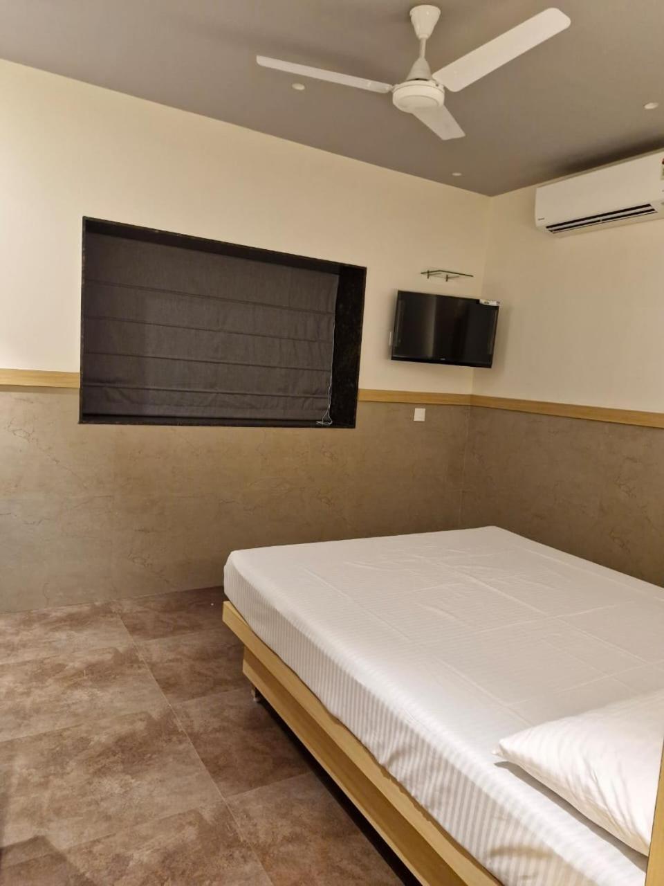 Avenue 10 Boutique Hotel Pune Bagian luar foto